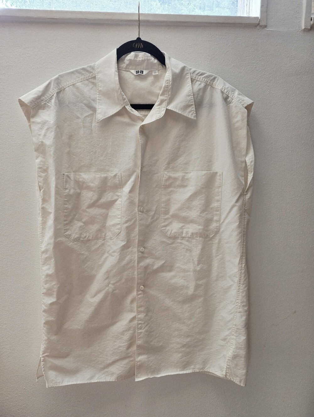 Uniqlo Cream Short-Sleeve Button-Down Shirt with Pockets
